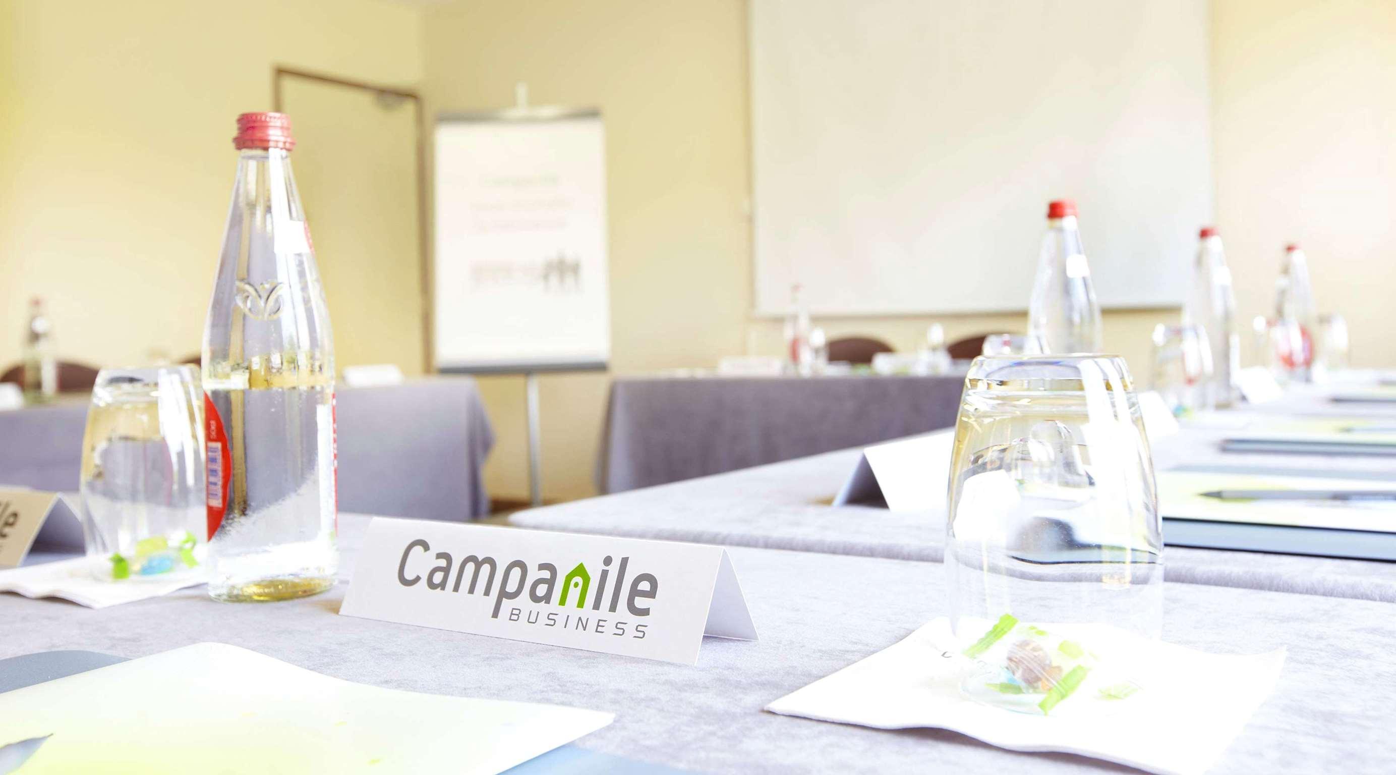 Campanile Pontarlier Hotel Екстериор снимка